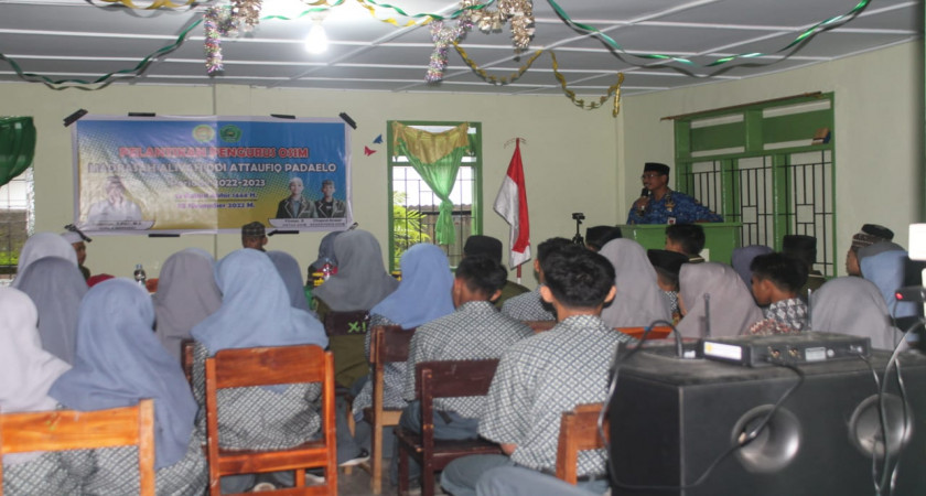Kepala Madrasah MA DDI Attaufiq padaelo Melantik Pengurus OSIM periode 2022-2023